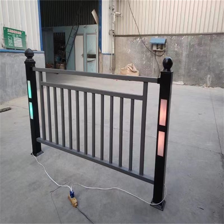 燈光護(hù)欄