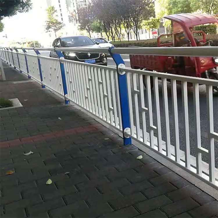 人行道護欄