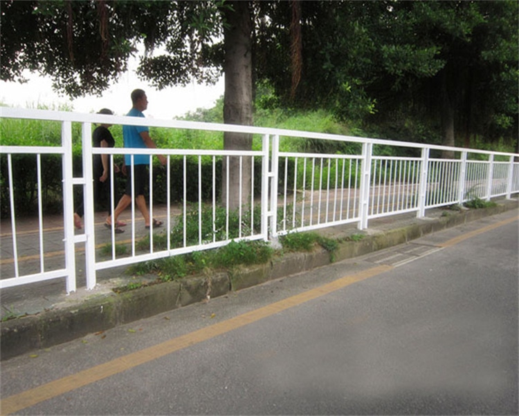 人行道護欄